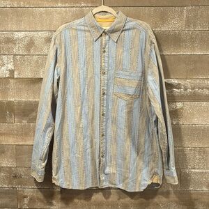 Territory Ahead 100% cotton textured button down size Large